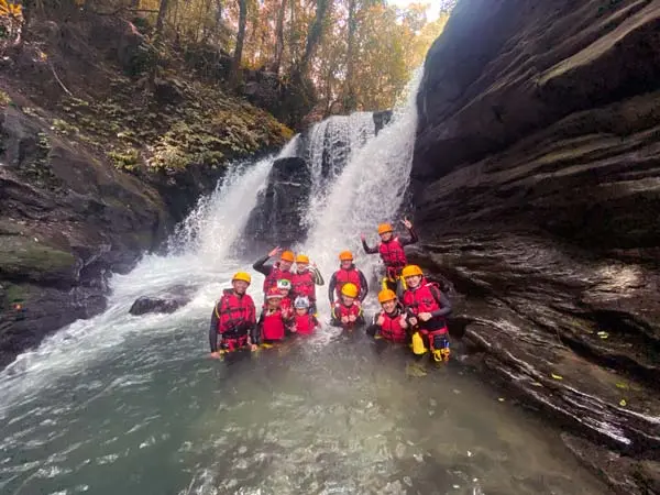 新竹梅花溪✦鑽洞✦跳水✦人體接力飄飄河✦含來回交通接駁:圖片 2