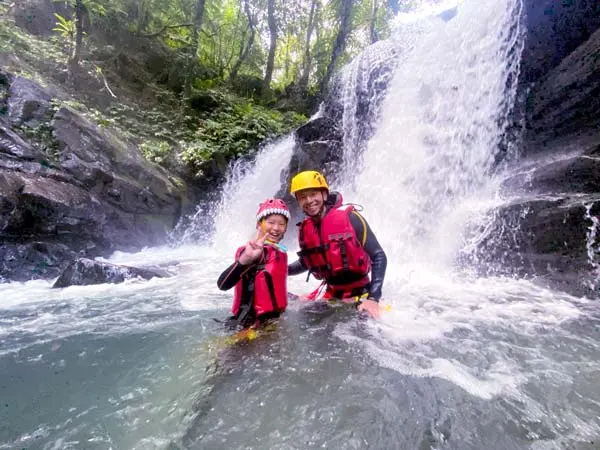 新竹梅花溪✦鑽洞✦跳水✦人體接力飄飄河✦含來回交通接駁:圖片 3
